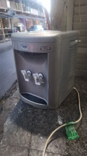 Bebedouro de mesa 300 reais 