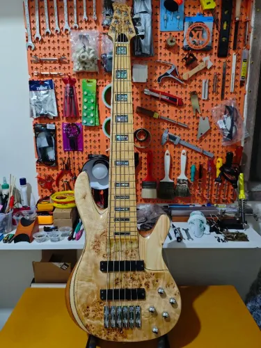 Baixo 6 cordas Luthier Josemir