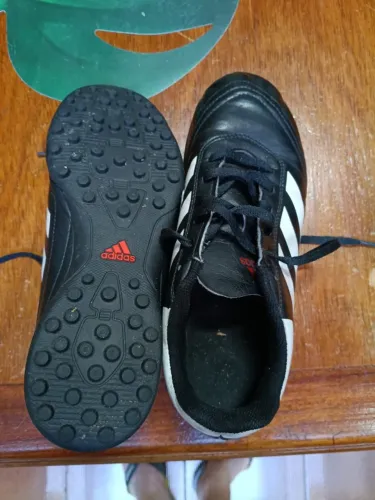 Chuteiras Adidas e Penalty #32 e 34