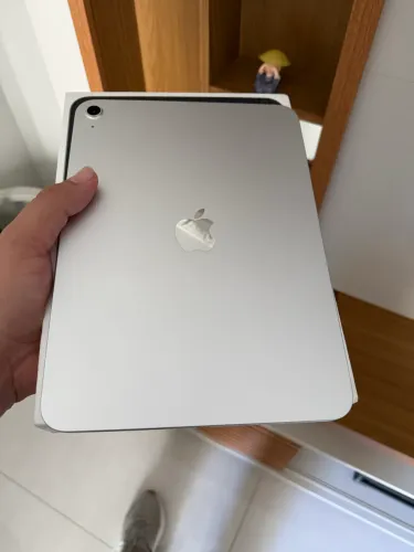 iPad 11 128gb - super novo com garantia até 2027