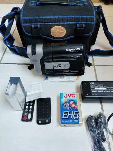 Máquina fotográfica JVC