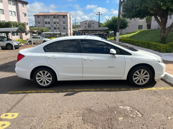 Honda Civic Sedan LXS 1.8/1.8 Flex 16V Mec. 4P 2013