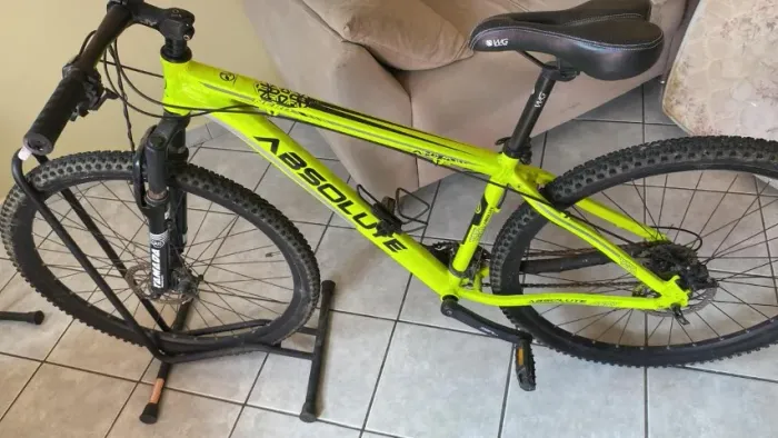 Vendo Bicicleta com acessórios