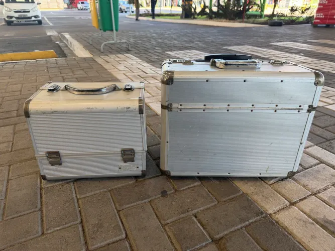 2 Maletas para maquiagem/barbeiro