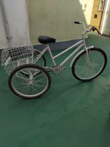Vendo triciclo em ótimo estado 