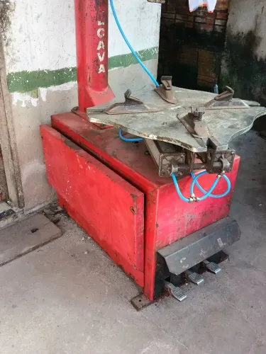MONTADORA E DESMONTADORA DE PNEU
