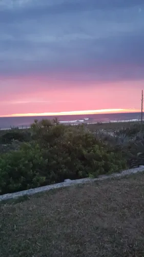 Kitnet em frente a praia de Itauna