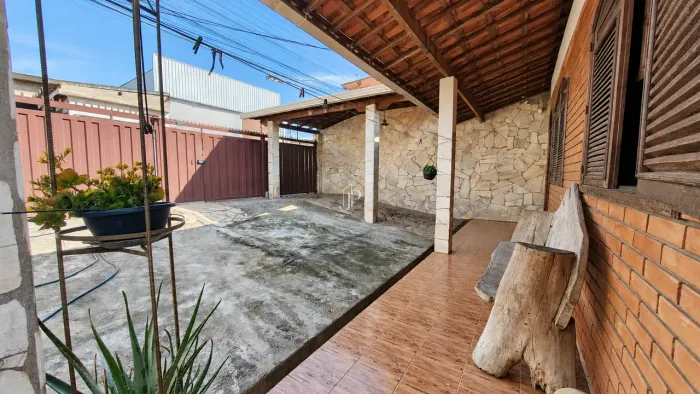 Casa Térrea com Suíte, Sauna e Área Gourmet no Betim Industrial - R$ 790 Mil