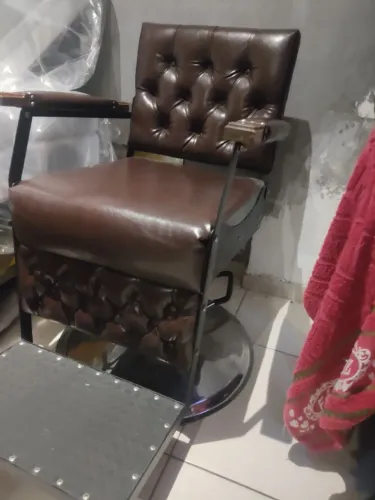 Cadeira NOVA de barbeiro completa