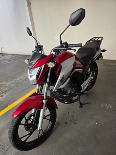 Honda CG 160 Titan 2024 - Estado de Zero! Potência, Economia e Estilo.
