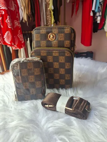 Kit de Bolsa Quadrada + Carteira ?