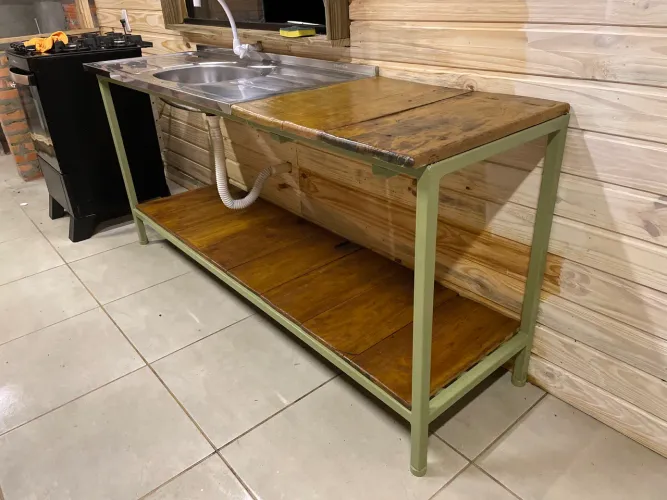 Bancada de cozinha com pia inox 