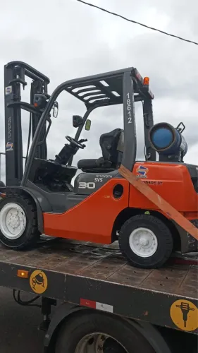 Empilhadeira Toyota 8FG25 2023