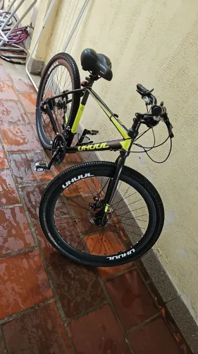 Bicicleta aro 29 com 26 Marchas.