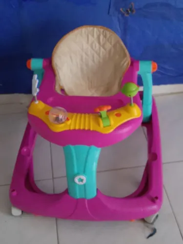 Vende-se andajar seminovo pra menina
