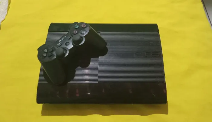 PS3 Super Slim desbloqueado funcionando perfeitamente