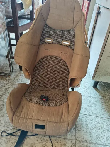 Cadeirinha infantil semi nova