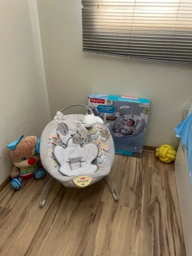 Cadeirinha Fisher Price ! toca Vibra imitando colinho sons natureza temporizador !