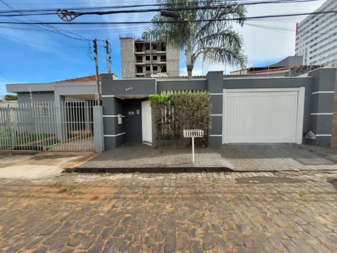 Casa para locação ou venda no Bairro Osvaldo Resende