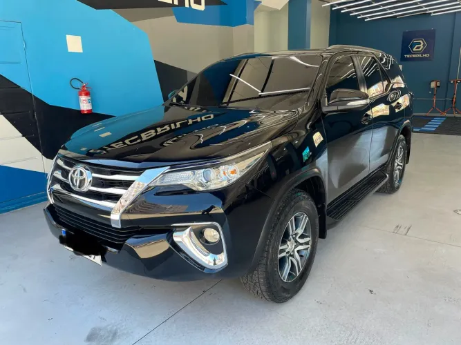 Toyota Hilux SW4 SR 4X2 2.7/ 2.7 Flex 16V Aut. 2017