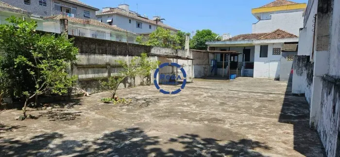 Terreno de esquina à venda com 369 m² na Aparecida