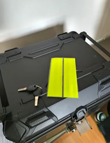 Baú Bauleto Moto 55 Litros Universal Reforçado Base De Ferro Preto