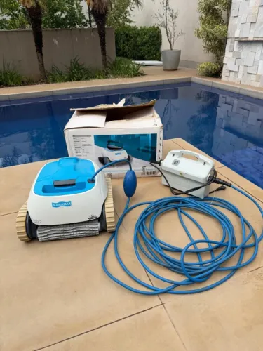 Robô Limpador de Piscina Sodramar RB2 Dolphin Bivolt