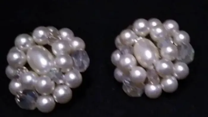 Brincos vintage japoneses de pressão, confeccionados com pérolas sintéticas