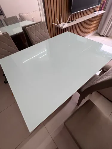 Mesa 4 lugares , tampo de vidro removível