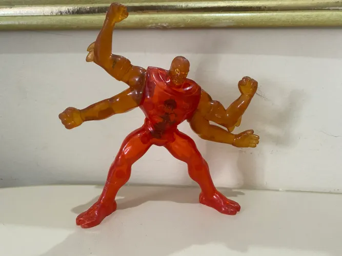 boneco ben 10 - campanha McDonalds 2007