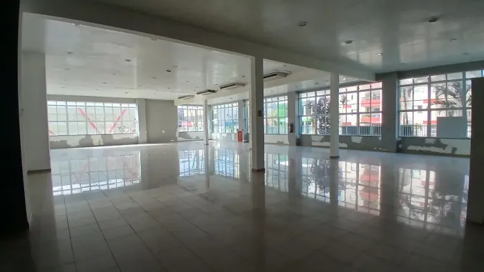 Lojas no centro de Mongaguá 