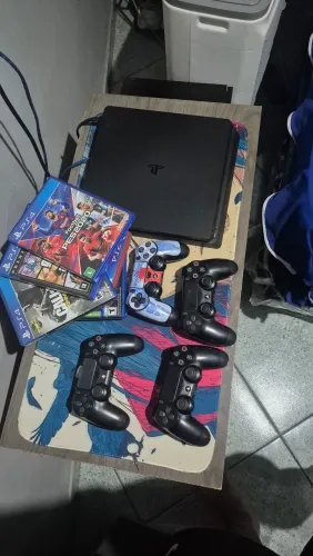 Ps4 Slim 500gb, 4 manetes e 9 jogos