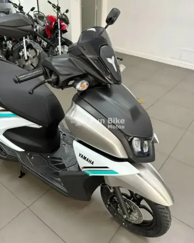 OPORTUNIDADE PARA SAIR DO BRT !!! ZR HIBRYD 125 CC ENTRADA:R$2.900,00-PARCELAS R$ :449,90