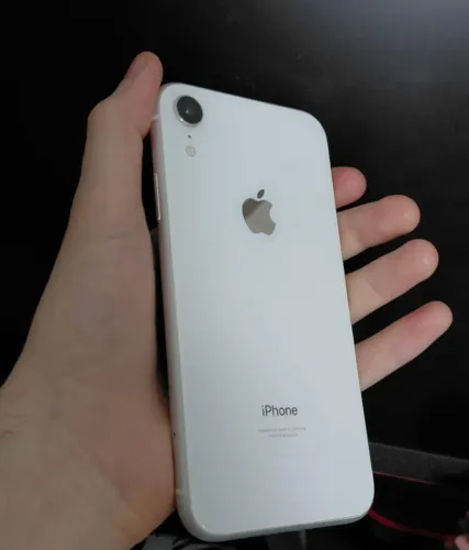 iPhone XR branco 128gb - dono muito cuidadoso.