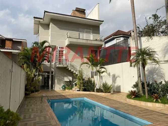 Casa de condomínio de alto padrão