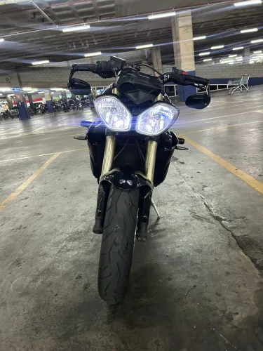 Triumph Street Triple 675