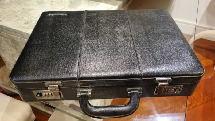 Maleta Executiva Rígida Samsonite com Trava de Segredo - Preta