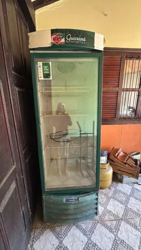 Freezer Expositor Vertical Guaraná Antárctica