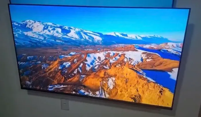 60 POLEGADAS SMART 4K ANDROID BORDA INFINITA PLAY STORE FAÇO ENTREGA DEIXO INSTALADA