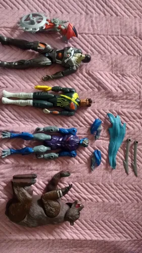 Lote com 4 bonecos Max Steel - seminovos e conservados