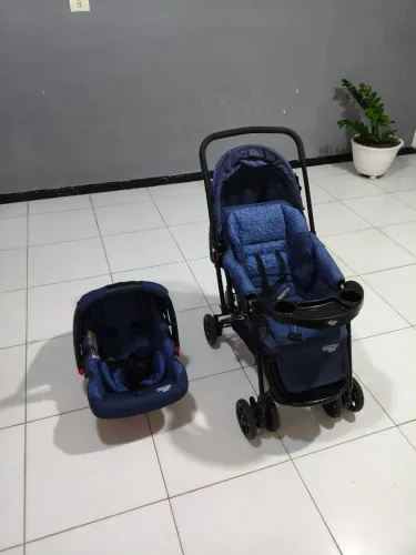Carrinho e bebê conforto Cosco