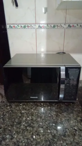 Microondas semi novo Panasonic antibacteria