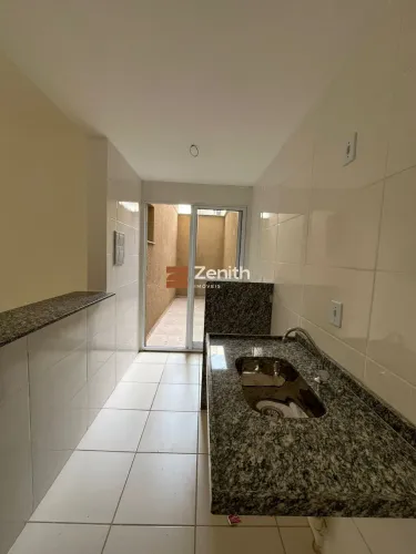 Apartamento com sacada e quintal - NOVO