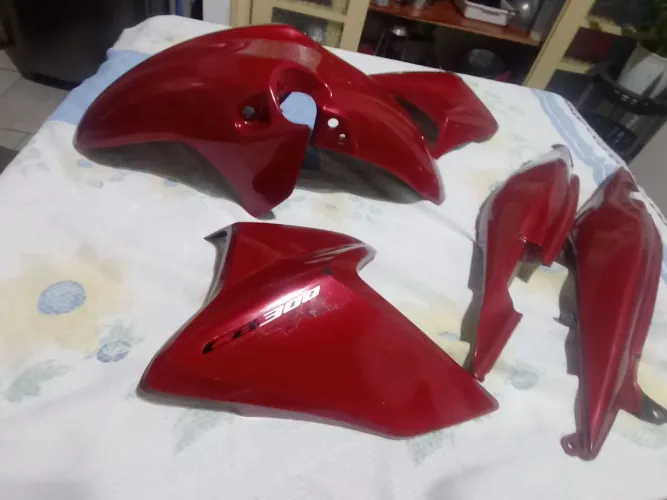 Carenagem completa CB 300 usada .