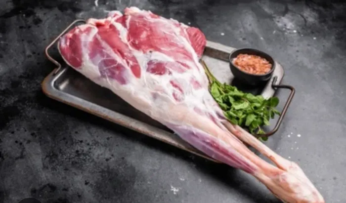 Carne de borrego (carneiro) limpo