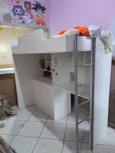 Cama alta de solteiro com baú