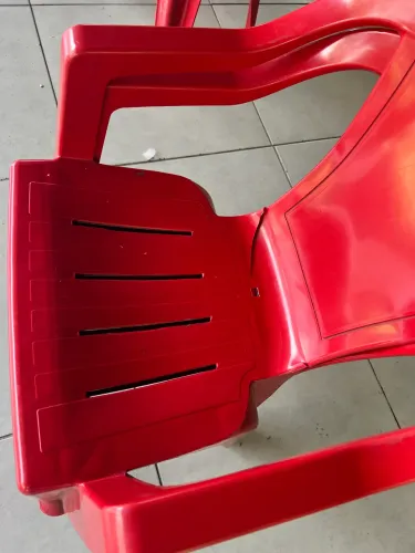Cadeiras de plástico