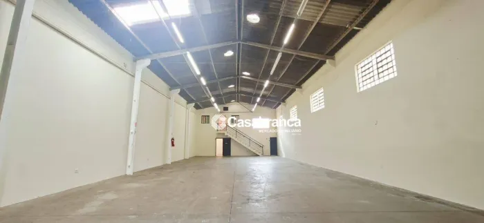 Barracão para alugar na Vila Assis em Sorocaba/SP.
