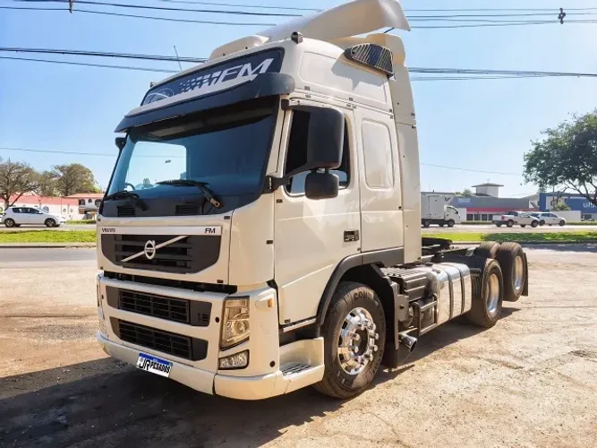 volvo fm 370 globetrotter 6x2 trucado ano 2015 repasse