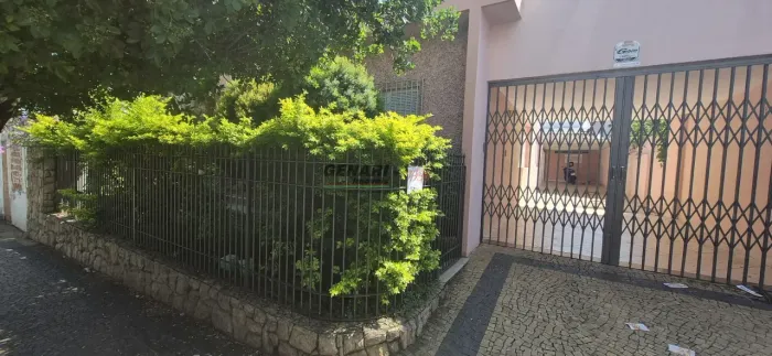 Casa à venda no Centro de Indaiatuba-SP, com terreno de grande porte, ideal para projeto c